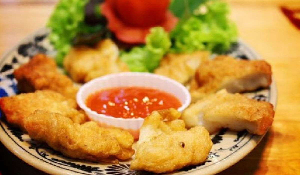 Start your Halong Bay Travel with vibrant culinary vibes